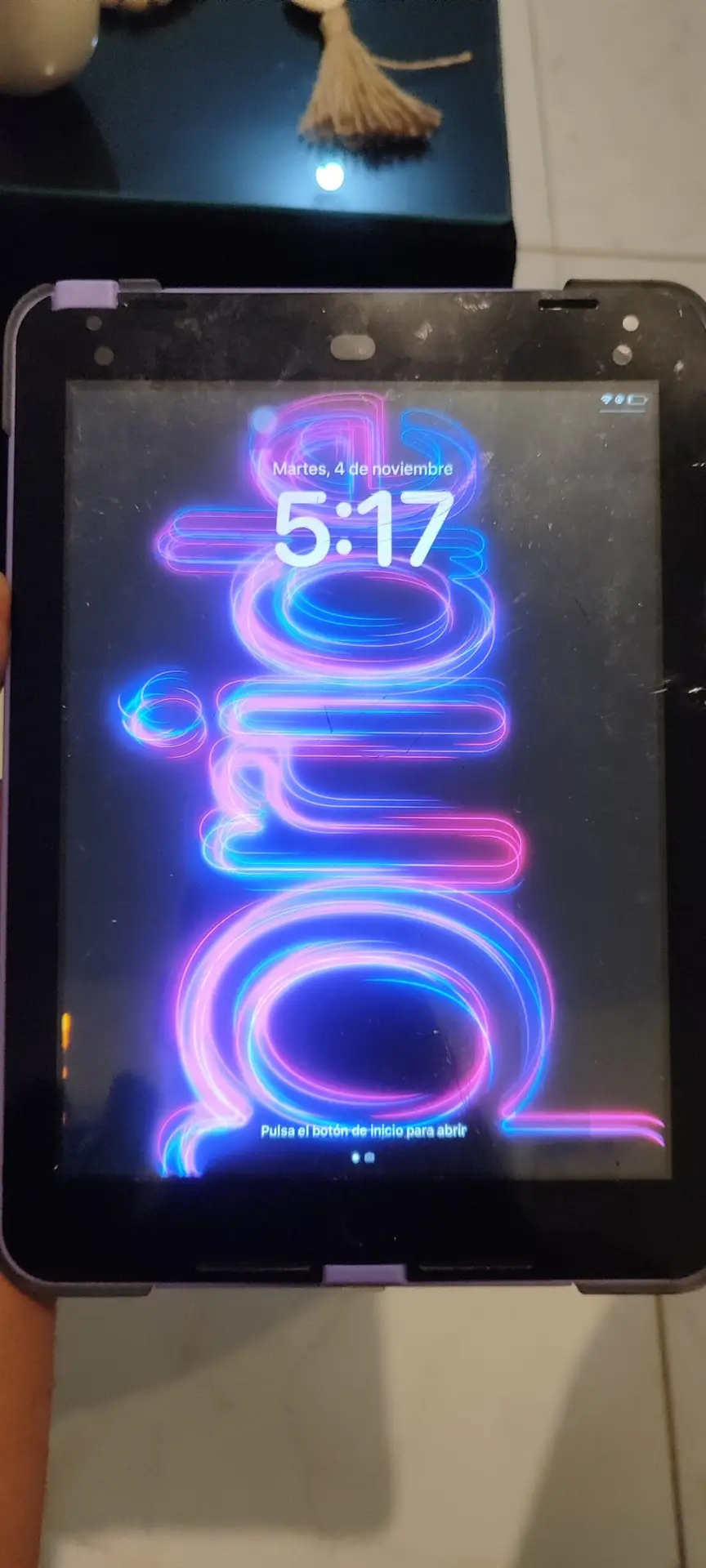 Cambio iPad 6ta generación de 128gb con crack en la pantalla así como está en la foto pero 100% funcional solo persona interesada en hacer negocio cambio por ryzen serie 5000